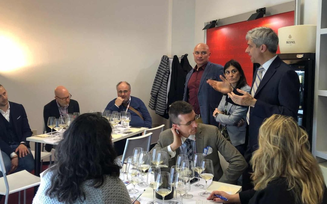 Il masterclass vermentino tenuto al Vinitaly 2019 con un gruppo di selezionati giornalisti.
